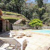 S tio Rodeado de Verde c Piscina e Churrasqueira