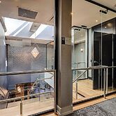 Dream Suites Near YYZ Airport