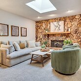 4 Mi to Capitol: Spacious Springfield Home w/ Deck