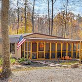 9 Mi to Hocking Hills SP: Cabin w/ Private Hot Tub