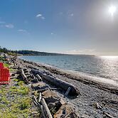 Whale Watch & Relax Fireside: Puget Sound Gem!