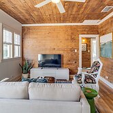 Walk to Downtown Tyler! Updated Historic Apt