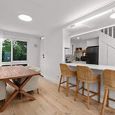 Stylish 2-bed Townhouse in Leafy Hyde Park