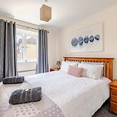 2 Bed Flat - Sleeps 4 - Pets - Parking - Garden
