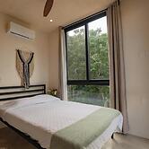 Refugio en la Serva Maya Coba