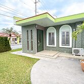 GREEN LODGE