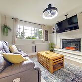 'the Salty Hawk Hideaway' - Chic Washington ADU