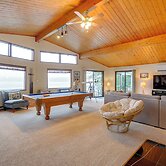 Steps to Beach: Scenic Escape in Port Orchard!