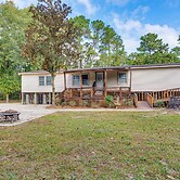 Hike & Relax: Tranquil Wooded Escape in Hockley
