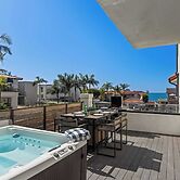 Walk to Beach Hot Tub + Oceanview Deck 259 Trailhead Trestles 2 by Ava