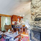 4 Mi to Stratton Mountain Resort! Cabin w/ Hot Tub