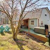 Hot Tub & Views! 'squatchs Place' in Blairsville