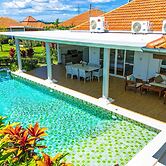TropicalFamilyVilla w Pool&Garden ML103