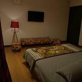 Red Leaf Resort & Cafe