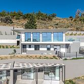 Dione Villa