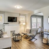 1 Mi to Delmar Loop! University City Bungalow