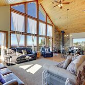 Close to Trails! Ultimate Seclusion at Moab Cabin