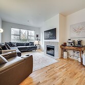 Condo 6 Mi to Lumen Field & Dtwn Seattle!