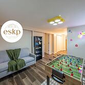 Family Hot Tub 10 Guests Foosball Smart TV