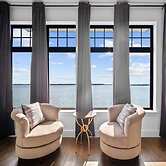 Luxury 3 Bedroom WaterfrontHome Near DAL