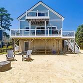 4-bedroom Luxury Private Beach Getaway