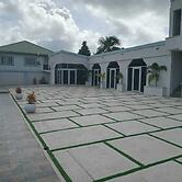 Luxeley Hotel and Suites