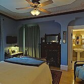 Ash Street Inn
