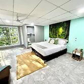 Peaceful Morales Getaway With 3 Spacious Bedrooms