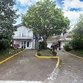 Villa Agape Near Puncak By ARBA