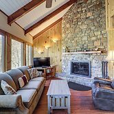 1/4 Mi to Skiing & Golf! Sugar Mountain Getaway