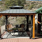 Cool 1BR Near Lake & National Forest w/ Treehouse