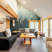 Ski-in/ski-out Camelback Mtn Retreat w/ Hot Tub