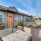 Walk to Beach & Dtwn Dining! Avalon Coastal Escape