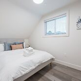 Sunny 1BR Detached Suite