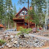 2BR Dog-friendly Cabin w/ Lake Views