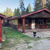 3BR House Near Skiing w/ Hot Tub