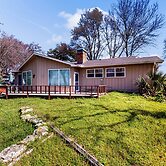 Lakefront 3BR Near Golf w/ Wraparound Deck & AC