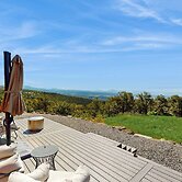 Mountain Retreat w/ Panoramic Views, Fire Pit