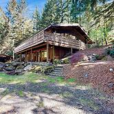 Serene 3 BR w/ Kalama River View & Bike