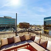 2BR Updated Dtwn Condo: Streaming, Patio, W & D