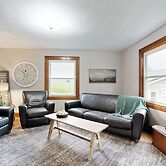 4 BR Historic Farmhouse, Dog-friendly w/ Wifi