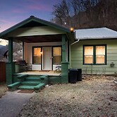 Cozy Matewan Trail Stay 3 Bedroom Home
