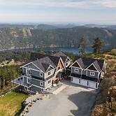 Blue Horizon Mountain Retreat B&B