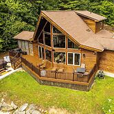 3BR Home w/ Private Hot Tub, Kayaks & Lake Views
