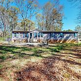 Dog Friendly: Lakefront Home w/ Dock & Kayaks