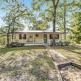 2BR Dog-friendly Home Near Lake w/ Fire Pit