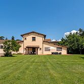 Apartment in Laterina With Garden