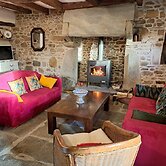 Granite Stone House - Guimaec