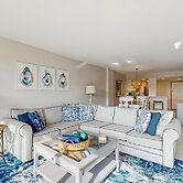 Renovated 2BR Ocean-view 2nd-floor w/ Balcony