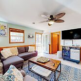 Relax at 'the Cove' Waterfront Getaway
